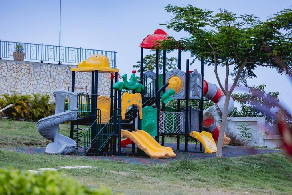 فيلا Pyramid Point Manor أوشو ريوس المظهر الخارجي الصورة