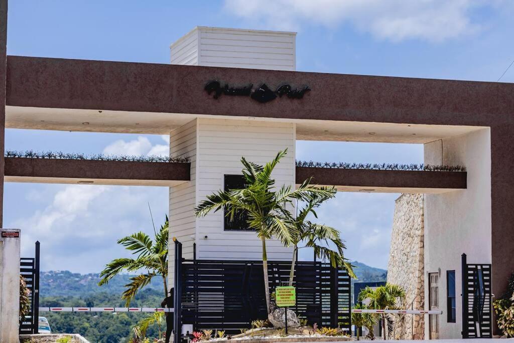 فيلا Pyramid Point Manor أوشو ريوس المظهر الخارجي الصورة