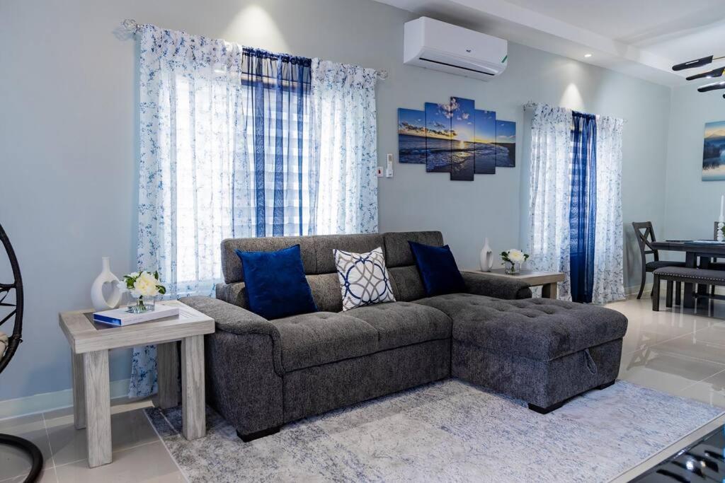 فيلا Pyramid Point Manor أوشو ريوس المظهر الخارجي الصورة